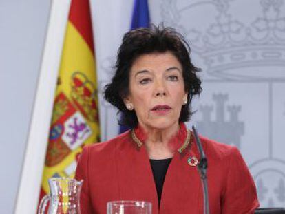 Ana Pastor culpa al adelanto electoral del freno a la ley de la eutanasia y aboga por una ley de cuidados paliativos
