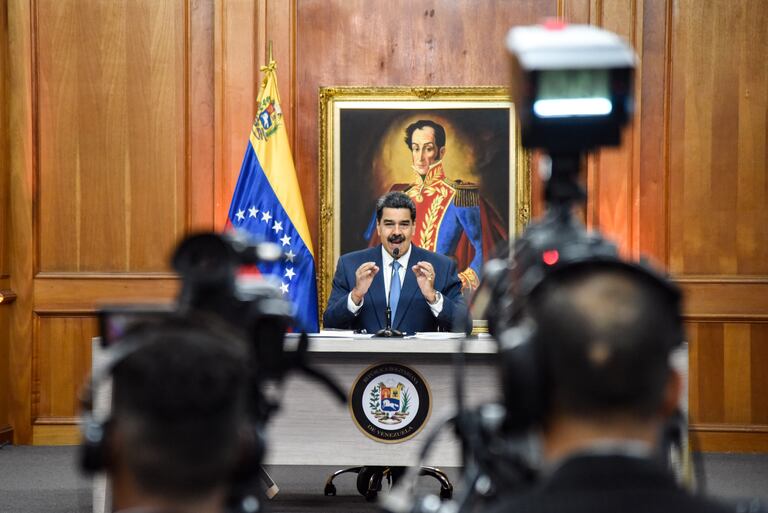 Nicolás Maduro habla en conferencia de prensa, el 14 de febrero en el Palacio de Miraflores, Caracas.