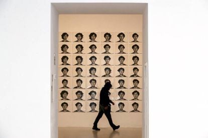 'Autorretrato en el tiempo. 1981-2014', de Esther Ferrer, en el Palacio de Velázquez, en Madrid.