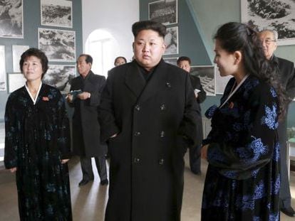 El dictador norcoreano Kim Jong-un visita el Museo de Sinchon.
