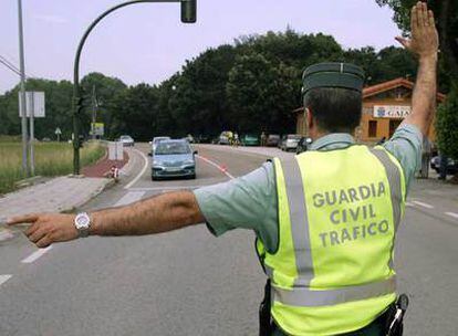 Control de alcoholemia en Cantabria el día de la implantación del carné por puntos, en julio de 2006.