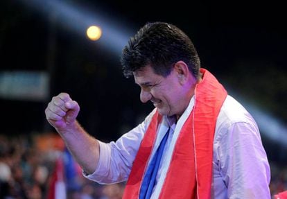 Efraín Alegre el jueves, durante el cierre de su campaña en Capiatá, sur de Asunción.