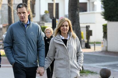 Una de las últimas imágenes de Iñaki Urdangarin y la infanta Cristina, en las Navidades de 2019. 
