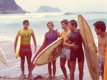 Un fotograma de &#039;La primera ola&#039;, sobre los inicios del surf en Espa&ntilde;a.