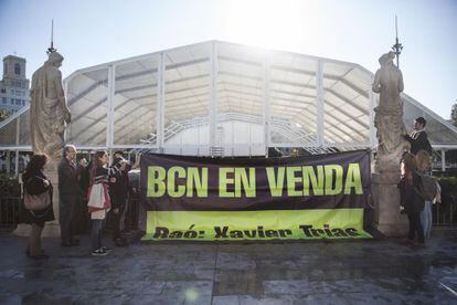 Protesta contra la pista de hielo de la plaza de Catalunya el pasado diciembre.