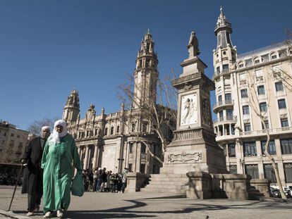 La plaça d'Antonio López -i el seu monument- és la que tanca la ruta de l'herència de l'esclavisme a Barcelona.