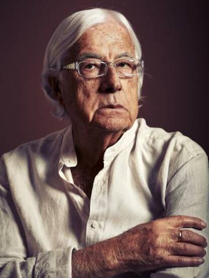 Carlos Pérez Siquier, retratado en su casa de Almería.