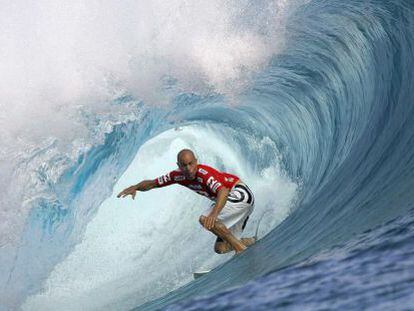 Kelly Slater surfista estadounidense.