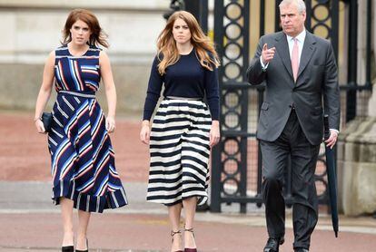 Andrés de Inglaterra, con sus hijas Eugenia y Beatriz.