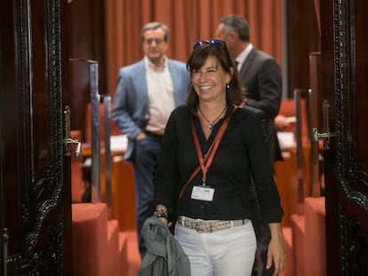 Victoria Álvarez en el Parlament en 2017.