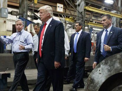 Donald Trump realiz&oacute; en campa&ntilde;a un recorrido por una empresa que fabrica equipos agr&iacute;colas. &nbsp;