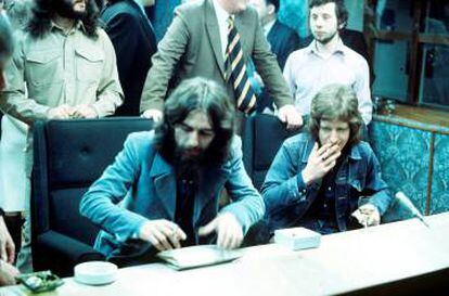 George Harrison con Peter Ham en Londres, en 1971, en los actos de promoción del Concierto para Bangladesh.