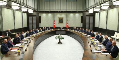 Erdogan, presidiendo el consejo de ministros este lunes. 