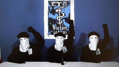 L'organització terrorista basca anuncia la fi de la violència a l'octubre de 2011.