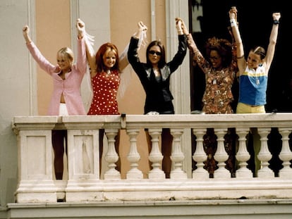 Las Spice Girls en el balcón del Ayuntamiento de Granada, 6 de octubre de 1997.