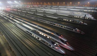 Trenes de alta velocidad en una estación de China.