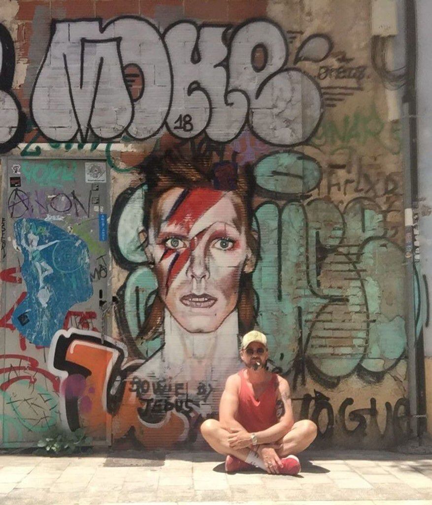 El grafiti indultado de David Bowie en Valencia entra en el museo: “Mi padre murió orgulloso”, dice el artista