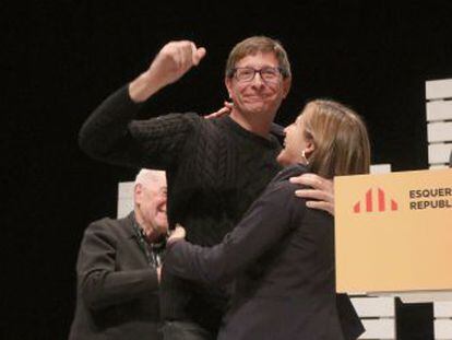 El exconsejero Carles Mundó participa en el mitin de inicio de campaña tras salir de prisión