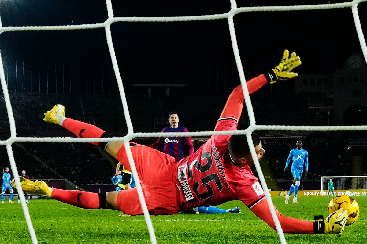Barcelona – Almería, La Liga EA Sports en directo | Edgar empata nuevamente para el Almería en Montjuïc | Fútbol | Deportes