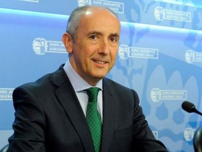 El portavoz del Gobierno vasco, Josu Erkoreka, este martes en Vitoria.