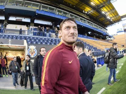 Francesco Totti en el Estadio de la Cer&aacute;mica. 