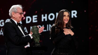 Ángela Molina recibe el Goya de honor.
