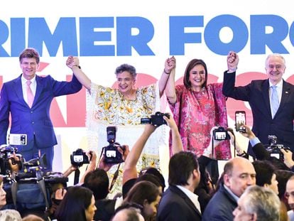 Los precandidatos Enrique de la Madrid, Beatriz Paredes, Xóchilt Gálvez y Santiago Creel” durante el foro Diálogos Ciudadanos" en Ciudad de México.