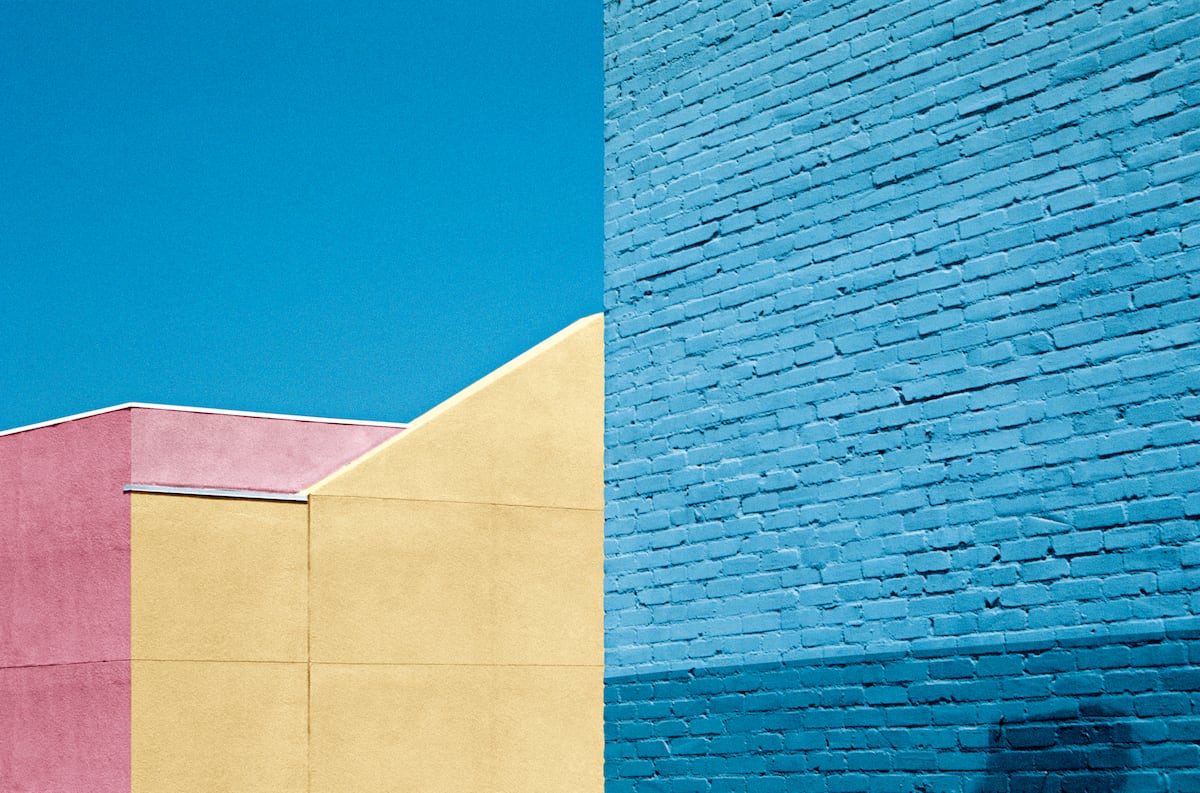 The 90-year-old photographer who brings out the colors of the city