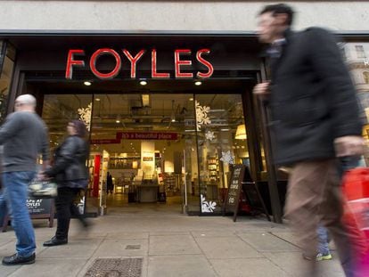 Acceso a la librería Foyles en la calle Charing Cross, en Londres.