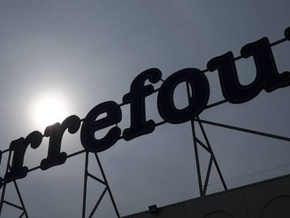 Francia investiga la alianza de compras entre Carrefour y Tesco