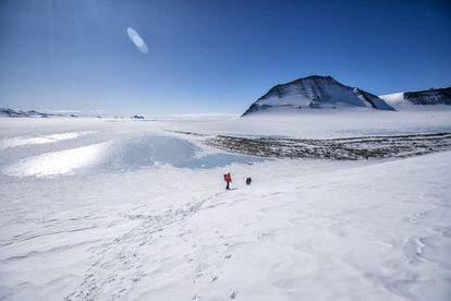 Une zone de glace bleue dans les environs du camp chilien Glacier Unión.