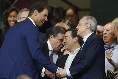 Nadal y Florentino Pérez se saludan en el palco del Bernabéu.