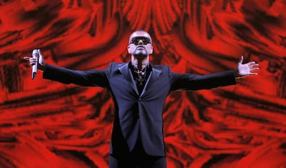 George Michael, in a concert in Paris, in 2012.