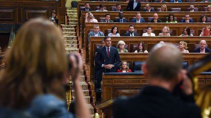 El presidente del Gobierno, Pedro Sánchez, interviene durante una sesión plenaria en el Congreso de los Diputados, el 10 de mayo pasado.