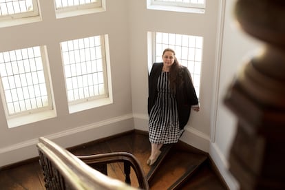 Tania Bruguera en su exposición 'Magnitud 11.9', el 7 de octubre.