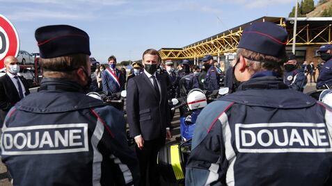 El presidente francés Emmanuel Macron el 5 de noviembre en la frontera franco-española en Le Perthus