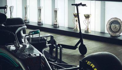 Mi Electric Scooter Pro 2 Mercedes AMG Petronas F1 Team Edition