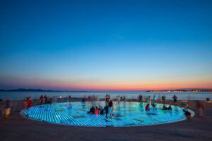 Instalación 'Greeting to the Sun', del arquitecto Nikola Basic, en Zadar, en la costa de Dalmacia (Croacia).