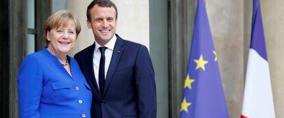 Emmanuel Macron, presidente de Francia y Angela Merkel, canciller alemana