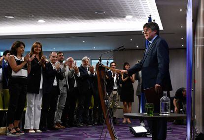 El Gobierno se aferra a la voluntad negociadora de Puigdemont aunque PSOE y Junts “estén en las antípodas”