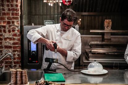 Para convertirse en cocinero, Manuel Franco hizo un curso en Le Cordon Bleu "para tener las bases. "Me queda infinito por aprender, pero ahora puedo volar solo", afirma. 