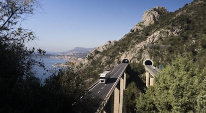 Tramo de la autopista entre Francia e Italia donde saltan algunos inmigrantes.