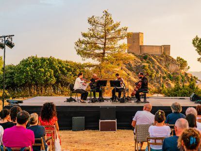 El Cuarteto Cosmos sobre el escenario Fuenroble de la edición de 2022 del festival Música en Segura, en Segura de la Sierra (Jaén).