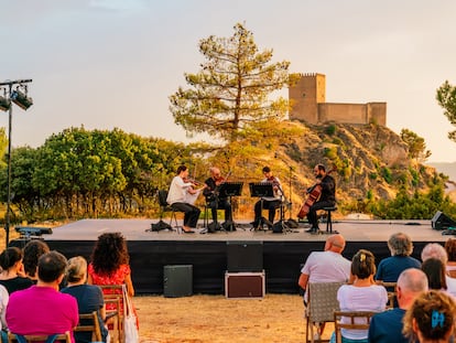 El Cuarteto Cosmos sobre el escenario Fuenroble de la edición de 2022 del festival Música en Segura, en Segura de la Sierra (Jaén).