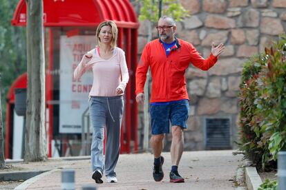 La periodista Susanna Griso con su marido Carles Torras, por las calles de Madrid el pasado mayo.