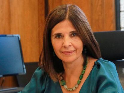 Marcela Ríos, ministra de Justicia y Derechos Humanos de Chile, fotografiada en su despacho.