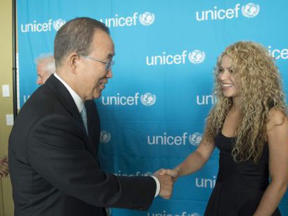 Shakira se encuentra con el secretario general de la ONU en el marco de la aprobaci&oacute;n de los ODS.