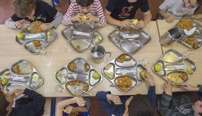 Escolares en el comedor de un centro escolar. 