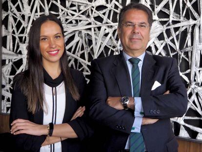 Carmen Díez, abogada senior, junto a Jaime Beltrán, socio de Derecho mercantil y societario. 