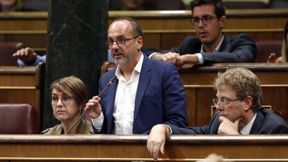 El diputado del PDeCAT, Carles Campuzano, en su escaño del Congreso esta semana.